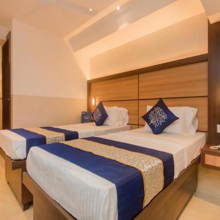 Hotel Mourya Residency Navi Mumbai Esterno foto