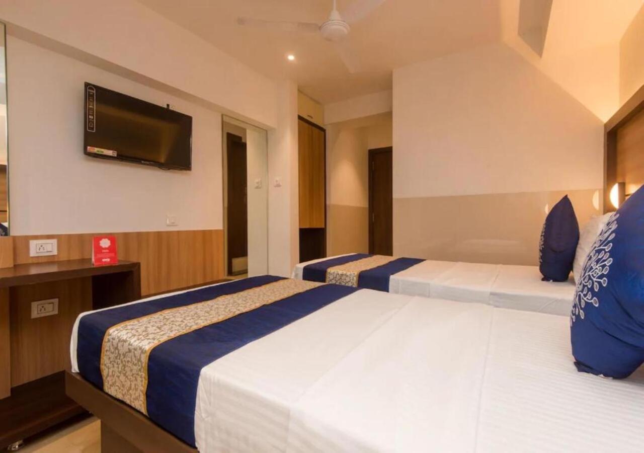 Hotel Mourya Residency Navi Mumbai Esterno foto