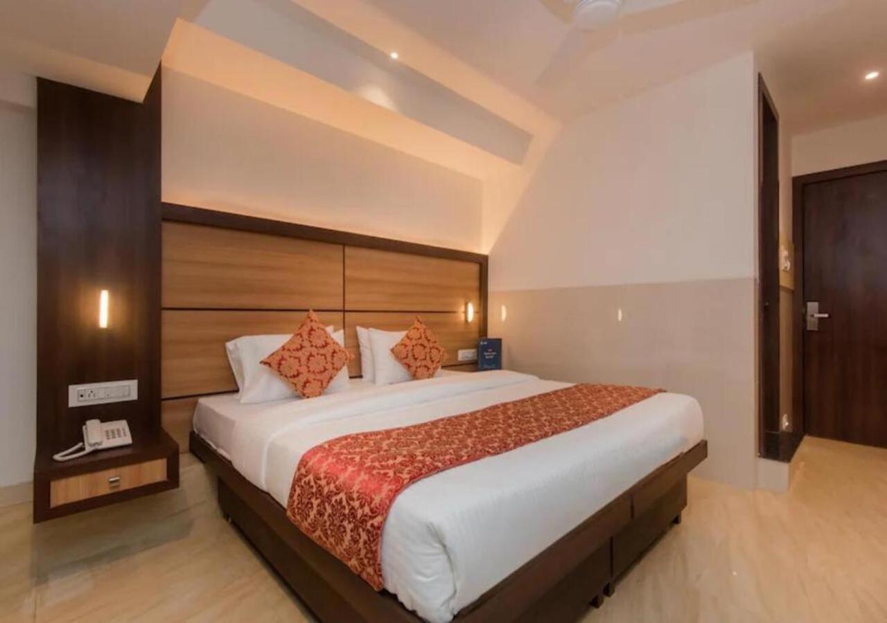 Hotel Mourya Residency Navi Mumbai Esterno foto